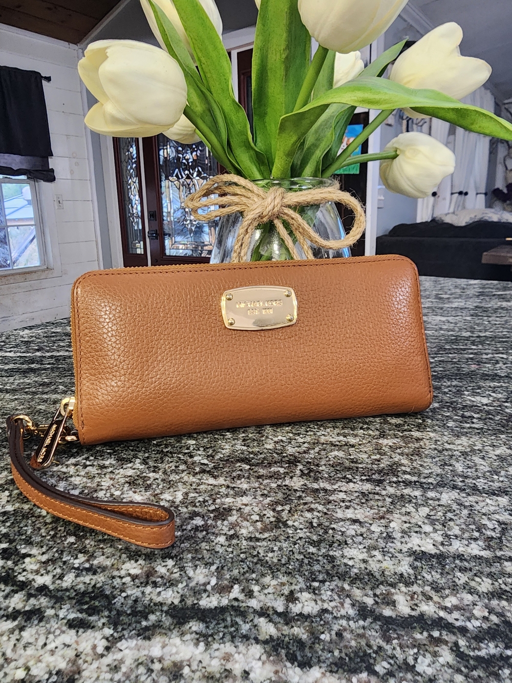 Michael Kors Black and Tan Tote with Matching Tan Wallet- NWOT - Picture 15 of 15